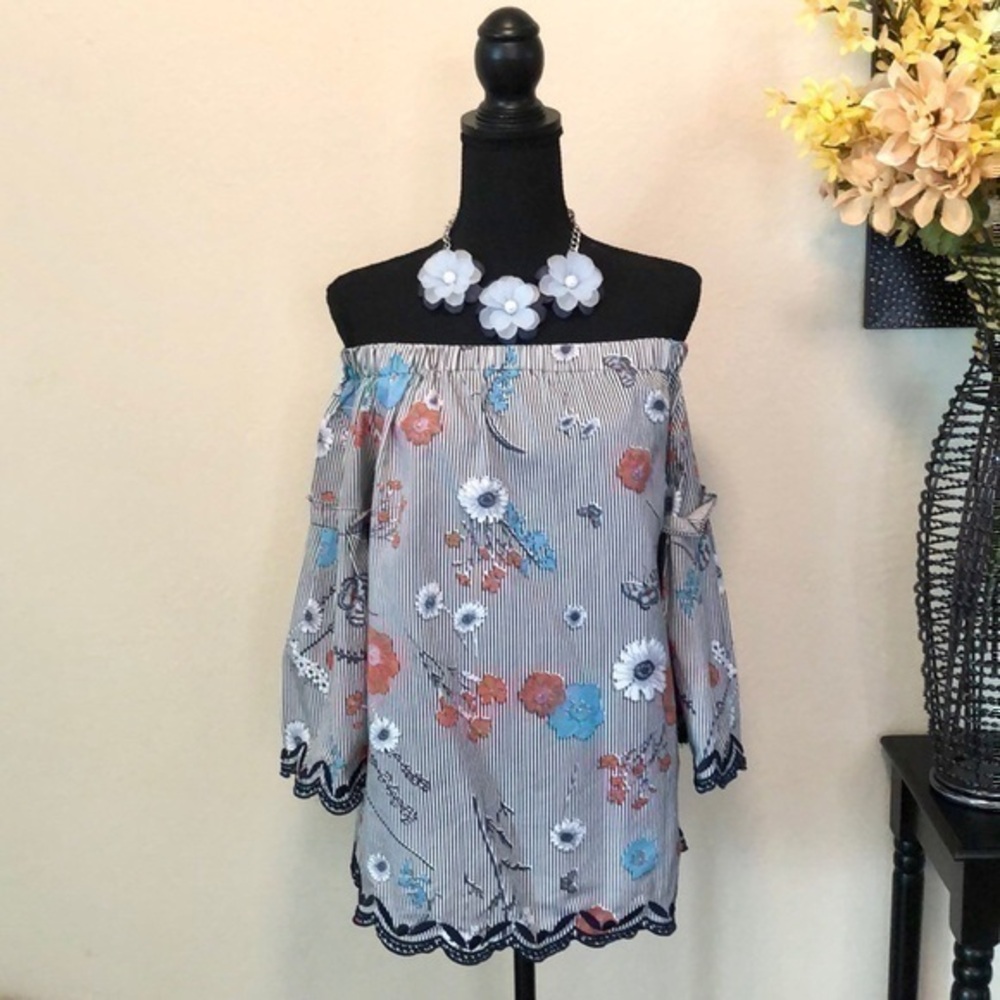 Solitaire Off the Shoulder Bell Sleeved Top